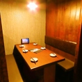 【2名様～4名様向けのテーブル席】お仕事帰りや少人数でのご宴会にぴったりなお席です。