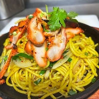 ランチに、ディナーに、宴会に。気軽に楽しむ料理が魅力