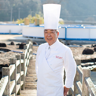 フランス名門ホテル出身の湯浅薫男シェフ