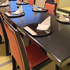 大人数のワイワイ飲みや中規模の飲み会・宴会などに最適！お子様連れやご家族でのお食事にもおすすめです！≪最大人数25～30名迄/別途個室代金5,000円≫