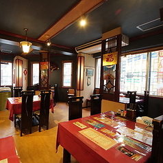 テーブル席◎有名ホテル出身のシェフが営む本格中華料理店。店内はアットホームな雰囲気で居心地抜群！ランチや夜ご飯でのご利用、お勤め帰りのちょっと1杯、それぞれにピッタリのメニューをご用意してお待ちしております！