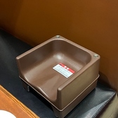 お子様用のイスもご用意しておりますので、ご希望の方はお声掛けください。