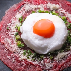 和牛ふわとろチーズユッケ