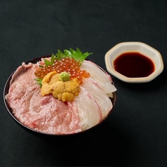 肉と魚の饗宴 KYOUEN丼