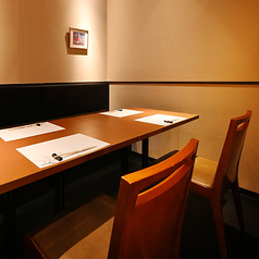大切な方々とのお集まりや特別な宴席には、店舗の貸切も承っております。上質な空間と料理で、忘れられないひとときをお過ごしください。