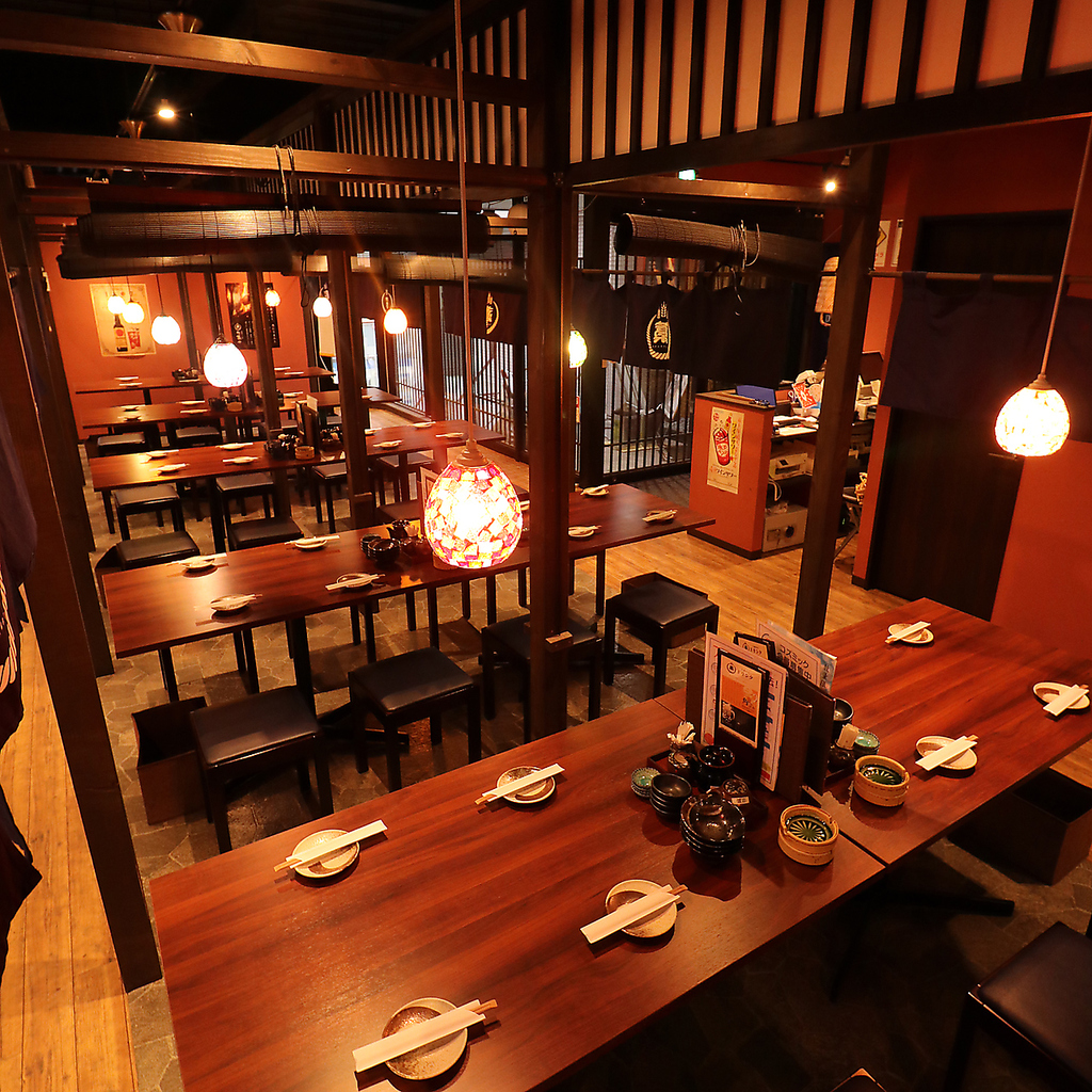 人気のオープン席では臨場感溢れる料理を目でも楽しんで頂けます。