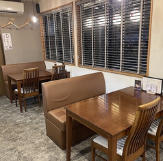 テーブル4名様×2