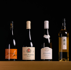 繊細な料理に寄り添う、世界各国の白ワイン