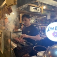カウンターから見える焼き師の手捌きは必見！【本厚木/飲み放題/居酒屋/焼き鳥/食べ放題/宴会】
