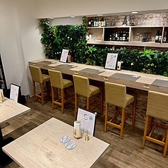 8名様以上から最大18名様まで貸切可能です。貸切の場合はお電話にてお願いいたします。