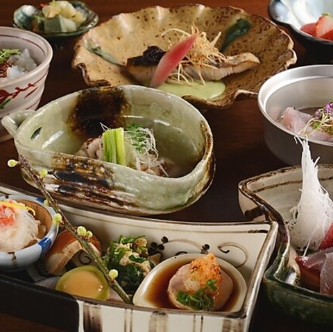 柳橋市場直送の鮮魚と地酒を堪能。大人の隠れ家で旬を活かした創作和食をゆったりと◎