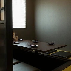 6名様以上向けの個室も完備しているので、周りに気兼ねなく愉しみたいという方もゆったりとした時間をお過ごしいただけます。