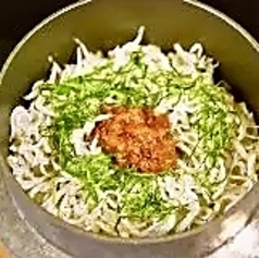 今回は、『しらすと梅の釜飯』