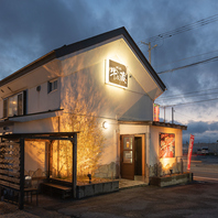 【この蔵が目印！雰囲気抜群の当店です♪】