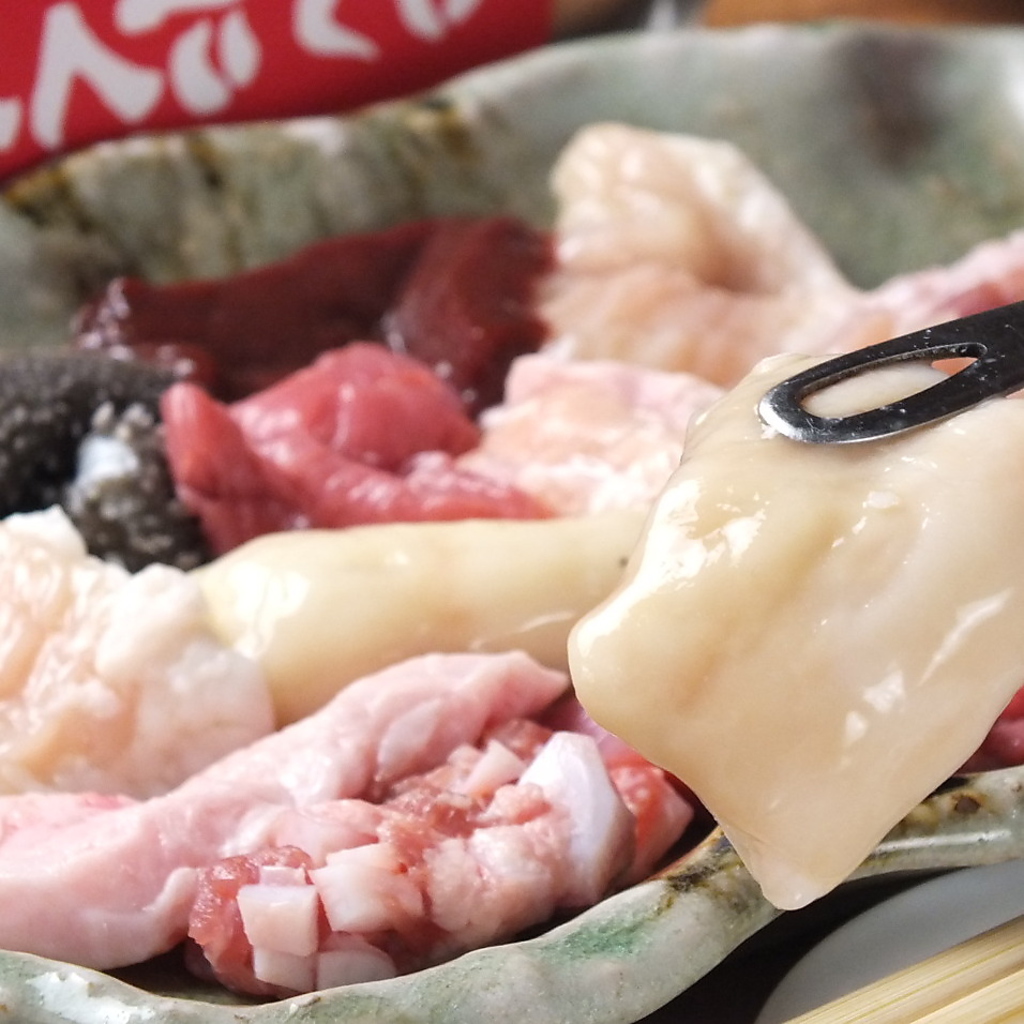 一番人気はホルモンミックス！！その日その日で新鮮なホルモンを厳選しております。