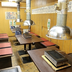 ゆったりとした空間で、美味しい鶏焼とお酒を囲んで楽しいひとときをお過ごしいただけます。家族や友人とのコミュニケーションを楽しみながら、おいしい料理を存分にご堪能いただけます。