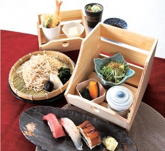 小鉢めぐりと握りの和みご膳　　　