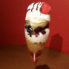 いちごパフェ
