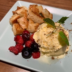 メープルバターバゲットアイス添え