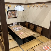 ゆったりとした【掘りごたつ】で、リラックスしながら美味しい料理を楽しめるお店です!特に、炭火でじっくり焼き上げた牛タンは絶品で、口の中でとろける味わいが広がります。友人や家族と一緒に、楽しいひとときを過ごすのにぴったりの空間です。