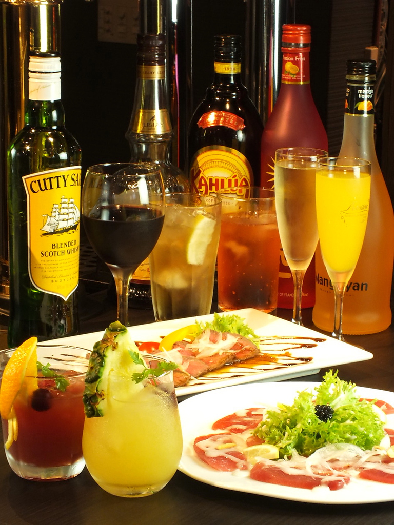 生ビール298円、スパークリングワインなど1杯100円！