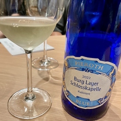 オーナーがこだわって仕入れた世界のワイン