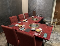 半個室テーブル席と完全個室でご用意しております。