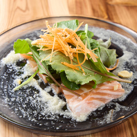 産地にこだわらずその日の一番いいモノを仕入れた食材