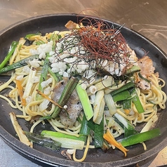 黄ニラ塩焼きそば