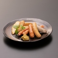 料理メニュー写真&nbsp;ボイルソーセージと粒マスタード添え