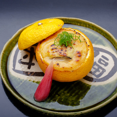 【季節の味覚】牡蠣柚子味噌釜焼きの写真