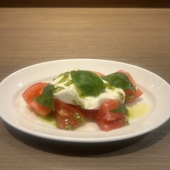 ブラータチーズカプレーゼ