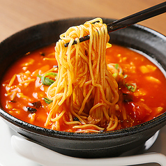 海鮮湯麺(カイセンタンメン)／酸辣麺(サンラーメン)