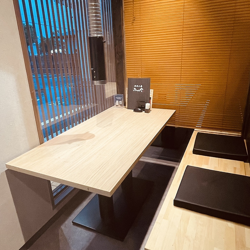 淡く灯る照明が、大人時間を優雅に演出します。絶品の焼肉とお酒で、贅沢な一夜をお過ごしください。