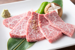 肉の艶とさしを味わえる特選カルビ1980円(税別)