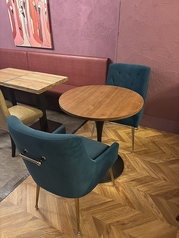 2人用のテーブル席