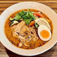【6月限定】豚ロースと夏野菜のレッドスープカレー