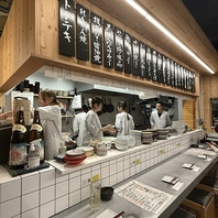 【活気溢れるキッチンから届く、自慢の逸品】