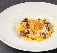 ポルチーニ茸の濃厚カルボナーラ