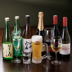 キンキンの生ビールや角ハイボール焼酎など豊富な品揃え