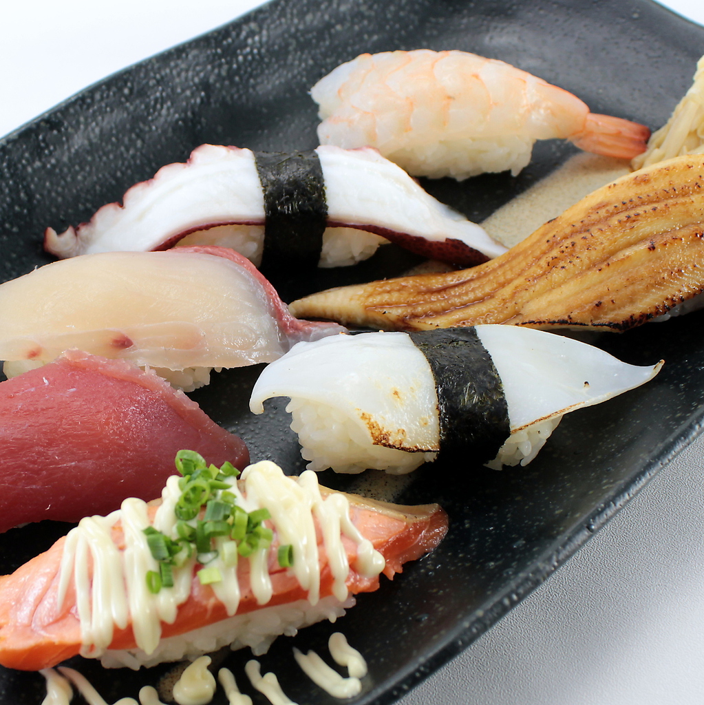 お得な寿司７種盛合せ。ネタは日替わりです！！