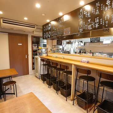 たこ焼きバル徳次郎 四号店の雰囲気1