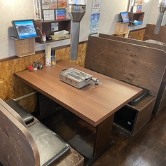 テーブル席4人席×3