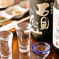 日本酒は常時200種以上取り揃えています！日本酒をより美味しく味わえるお料理も。浜松町・大門で飲むなら、日本酒専門店　萬亮へ！10～14人個室や40名貸切宴会も可能です。