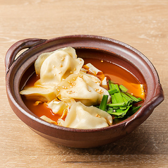 赤い炊き餃子