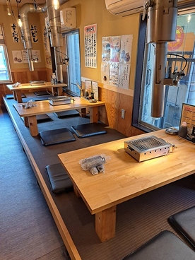 焼肉食堂 かど家 鶴橋本店の雰囲気1
