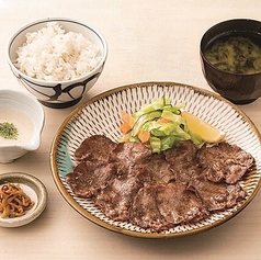 牛たん麦とろろ定食