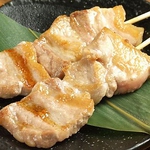 博多といえば串焼きは豚バラ！竹乃屋の豚バラは、熊本産「とびうめ豚」を使用しています！