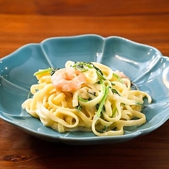 ぷりぷりエビとほうれん草のクリーム生パスタ