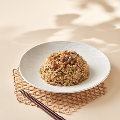 【飯・麺》　肉入り炒飯